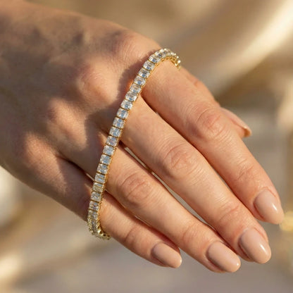 Sparkling Emrald Line Tennis Bracelet