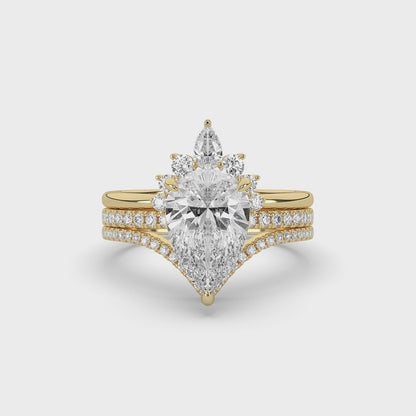 Pear Diamond Engagement Ring Set
